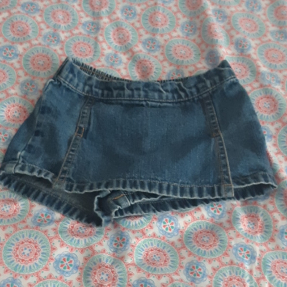Old Navy skirt in 6-9 months